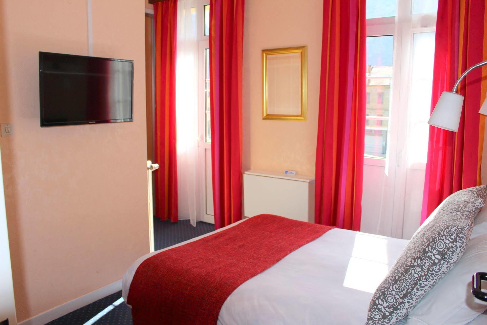 Hotel Confort 09 Ou Hc-09 Tarascon-sur-Ariege Exterior photo